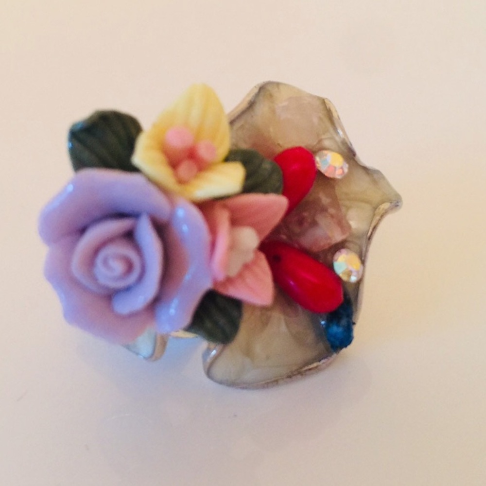 Porcelain flower ring (new) - Picture 2 of 4
